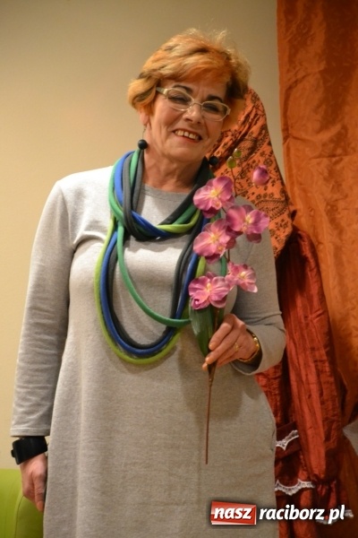 Zdjęcie w galerii na portalu naszraciborz.pl: Kobiety, kobietki, matrony, kokietki - widowisko na zamku wiadomości z regionu