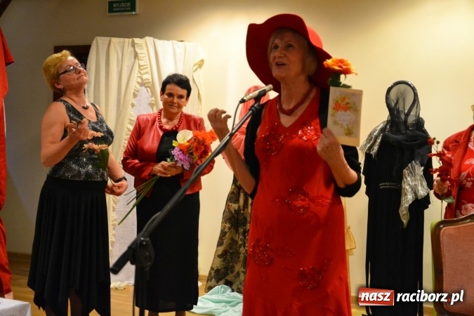 Zdjęcie w galerii na portalu naszraciborz.pl: Kobiety, kobietki, matrony, kokietki - widowisko na zamku wiadomości z regionu