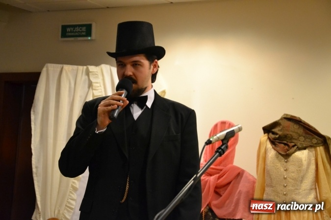 Zdjęcie w galerii na portalu naszraciborz.pl: Kobiety, kobietki, matrony, kokietki - widowisko na zamku wiadomości z regionu