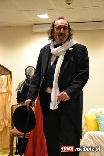 Zdjęcie w galerii na portalu naszraciborz.pl: Kobiety, kobietki, matrony, kokietki - widowisko na zamku wiadomości z regionu