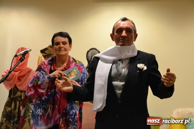 Zdjęcie w galerii na portalu naszraciborz.pl: Kobiety, kobietki, matrony, kokietki - widowisko na zamku wiadomości z regionu