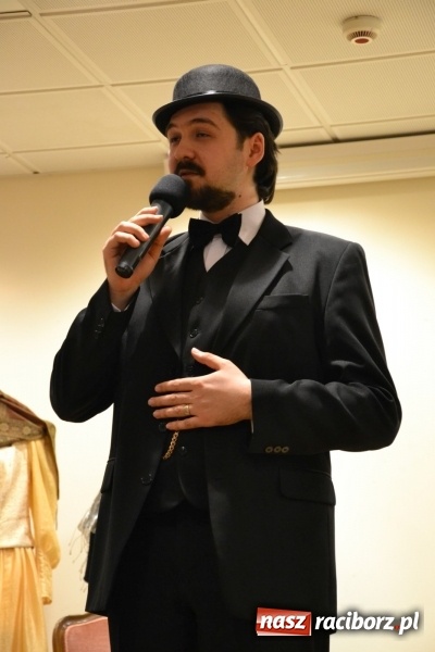 Zdjęcie w galerii na portalu naszraciborz.pl: Kobiety, kobietki, matrony, kokietki - widowisko na zamku wiadomości z regionu