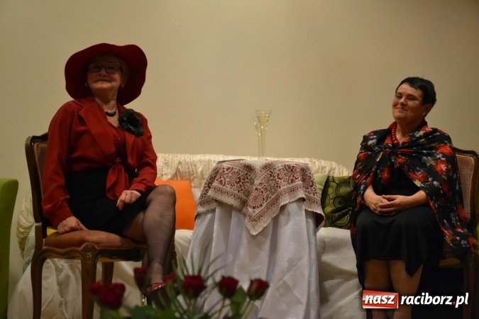 Zdjęcie w galerii na portalu naszraciborz.pl: Kobiety, kobietki, matrony, kokietki - widowisko na zamku wiadomości z regionu