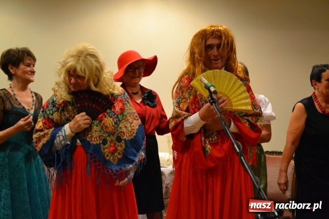 Zdjęcie w galerii na portalu naszraciborz.pl: Kobiety, kobietki, matrony, kokietki - widowisko na zamku wiadomości z regionu