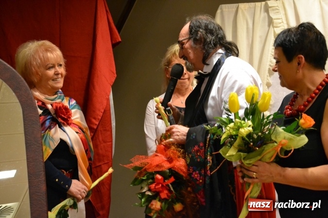 Zdjęcie w galerii na portalu naszraciborz.pl: Kobiety, kobietki, matrony, kokietki - widowisko na zamku wiadomości z regionu