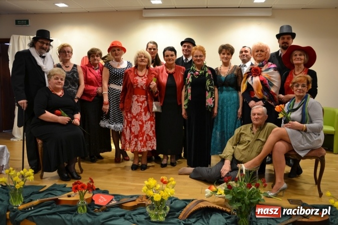 Zdjęcie w galerii na portalu naszraciborz.pl: Kobiety, kobietki, matrony, kokietki - widowisko na zamku wiadomości z regionu