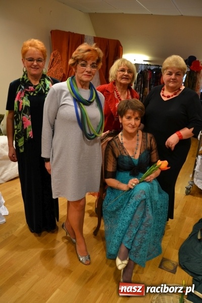 Zdjęcie w galerii na portalu naszraciborz.pl: Kobiety, kobietki, matrony, kokietki - widowisko na zamku wiadomości z regionu