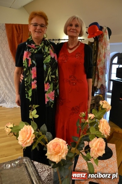 Zdjęcie w galerii na portalu naszraciborz.pl: Kobiety, kobietki, matrony, kokietki - widowisko na zamku wiadomości z regionu