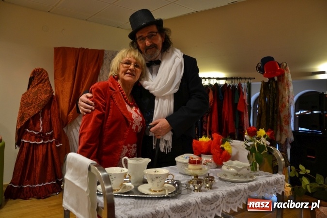 Zdjęcie w galerii na portalu naszraciborz.pl: Kobiety, kobietki, matrony, kokietki - widowisko na zamku wiadomości z regionu