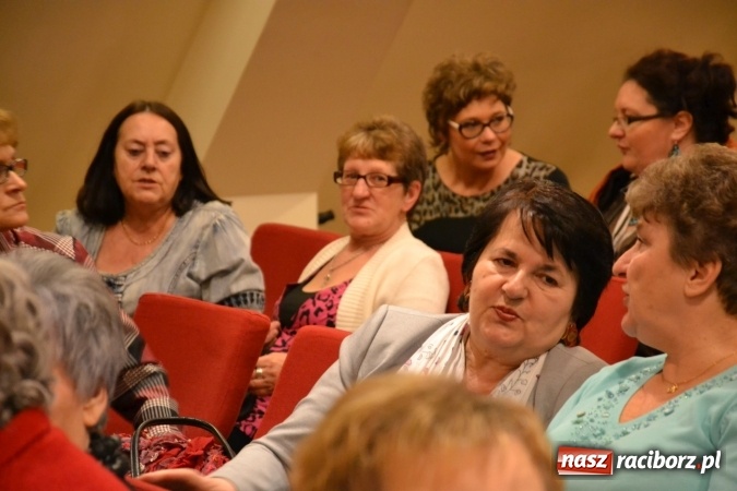 Zdjęcie w galerii na portalu naszraciborz.pl: Kobiety, kobietki, matrony, kokietki - widowisko na zamku wiadomości z regionu