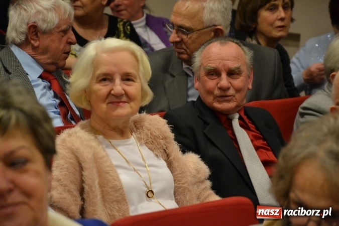 Zdjęcie w galerii na portalu naszraciborz.pl: Kobiety, kobietki, matrony, kokietki - widowisko na zamku wiadomości z regionu