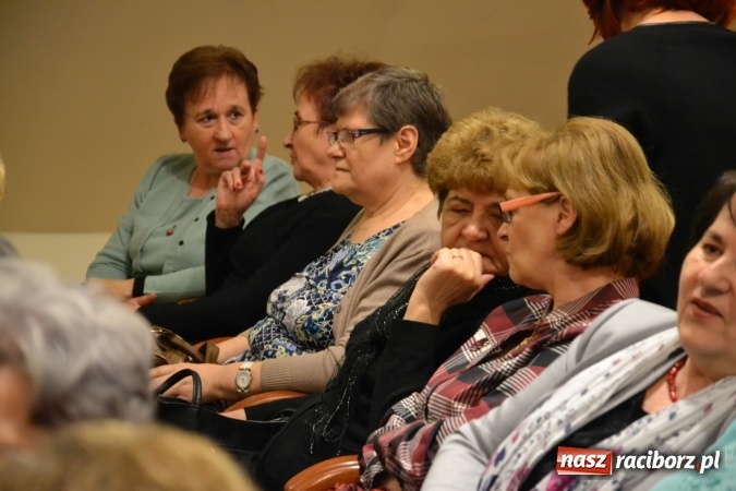 Zdjęcie w galerii na portalu naszraciborz.pl: Kobiety, kobietki, matrony, kokietki - widowisko na zamku wiadomości z regionu