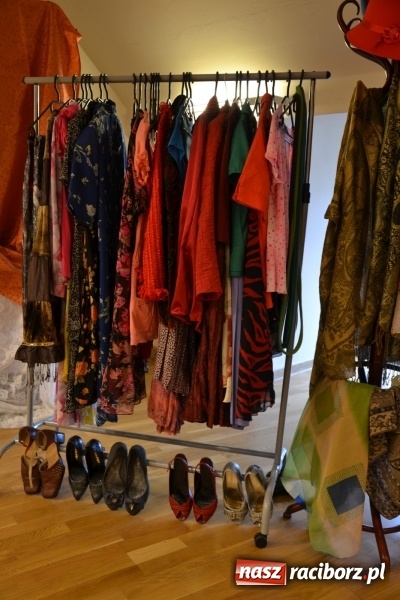 Zdjęcie w galerii na portalu naszraciborz.pl: Kobiety, kobietki, matrony, kokietki - widowisko na zamku wiadomości z regionu