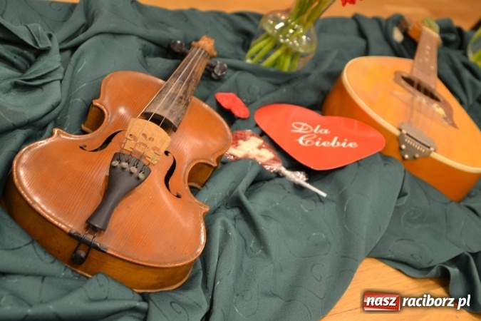 Zdjęcie w galerii na portalu naszraciborz.pl: Kobiety, kobietki, matrony, kokietki - widowisko na zamku wiadomości z regionu