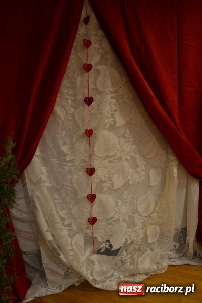 Zdjęcie w galerii na portalu naszraciborz.pl: Kobiety, kobietki, matrony, kokietki - widowisko na zamku wiadomości z regionu