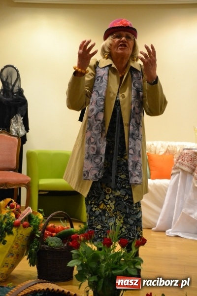 Zdjęcie w galerii na portalu naszraciborz.pl: Kobiety, kobietki, matrony, kokietki - widowisko na zamku wiadomości z regionu