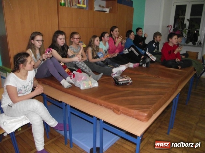 Zdjęcie w galerii na portalu naszraciborz.pl: Nocne marki zn&oacute;w opanowały SP 4 wiadomości z regionu