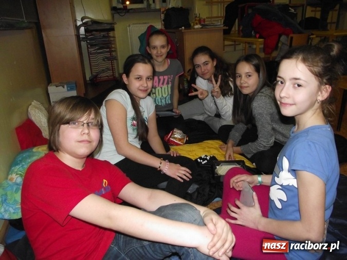 Zdjęcie w galerii na portalu naszraciborz.pl: Nocne marki zn&oacute;w opanowały SP 4 wiadomości z regionu