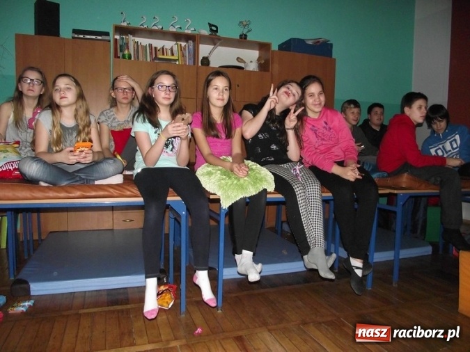 Zdjęcie w galerii na portalu naszraciborz.pl: Nocne marki zn&oacute;w opanowały SP 4 wiadomości z regionu