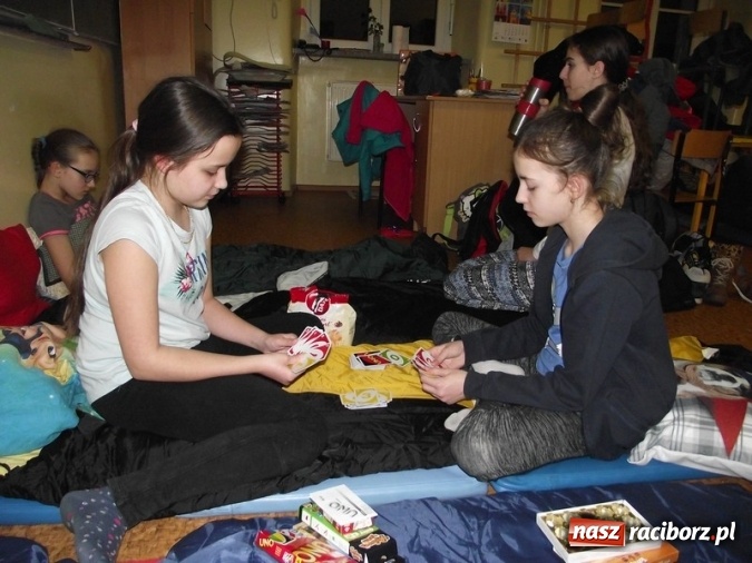 Zdjęcie w galerii na portalu naszraciborz.pl: Nocne marki zn&oacute;w opanowały SP 4 wiadomości z regionu