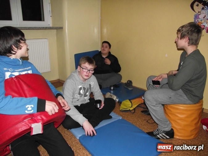 Zdjęcie w galerii na portalu naszraciborz.pl: Nocne marki zn&oacute;w opanowały SP 4 wiadomości z regionu