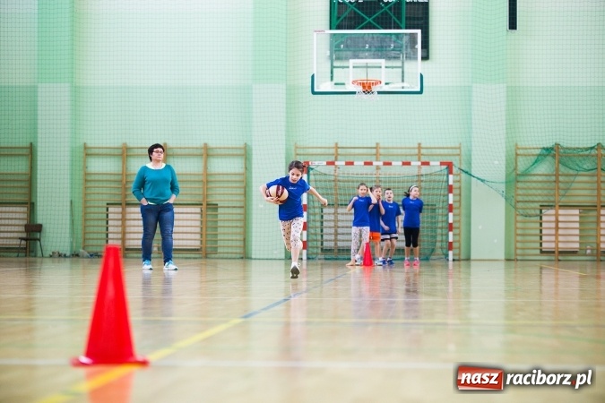 Zdjęcie w galerii na portalu naszraciborz.pl: Turniej Gier i Zabaw w Arenie Rafako wiadomości z regionu