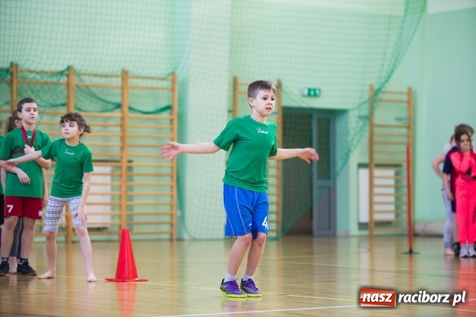 Zdjęcie w galerii na portalu naszraciborz.pl: Turniej Gier i Zabaw w Arenie Rafako wiadomości z regionu