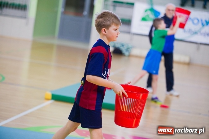 Zdjęcie w galerii na portalu naszraciborz.pl: Turniej Gier i Zabaw w Arenie Rafako wiadomości z regionu
