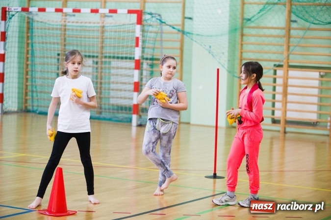 Zdjęcie w galerii na portalu naszraciborz.pl: Turniej Gier i Zabaw w Arenie Rafako wiadomości z regionu
