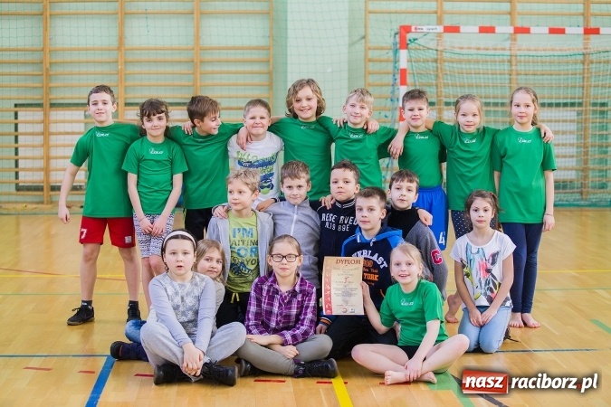 Zdjęcie w galerii na portalu naszraciborz.pl: Turniej Gier i Zabaw w Arenie Rafako wiadomości z regionu