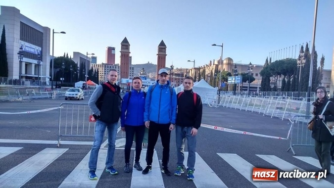 Zdjęcie w galerii na portalu naszraciborz.pl: Raciborzanie na maratonie w Barcelonie. Trzy życi&oacute;wki wiadomości z regionu