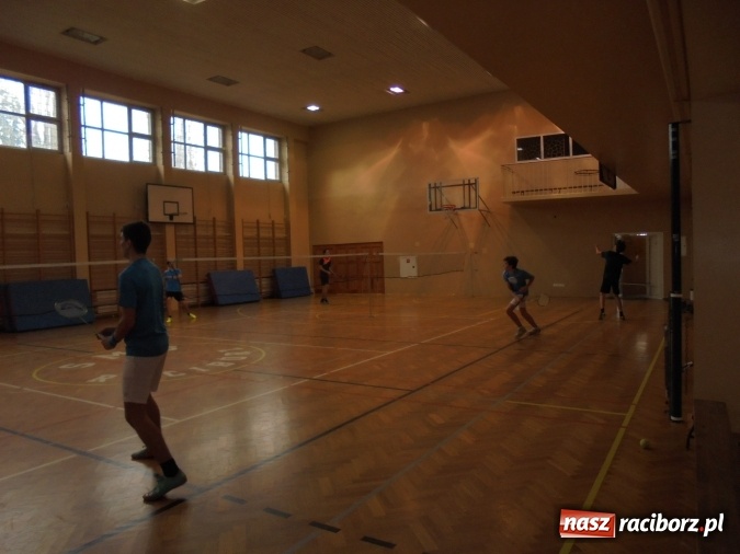 Zdjęcie w galerii na portalu naszraciborz.pl: Dzień Kobiet na sportowo - Ognisko TKKF Rafako zorganizowało turniej badmintona wiadomości z regionu