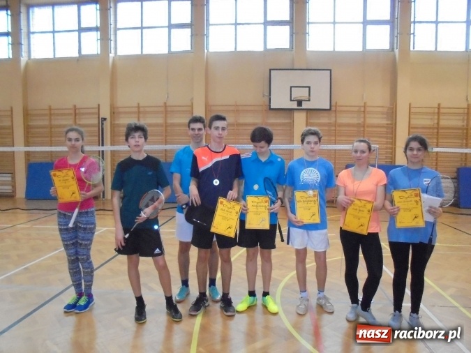 Zdjęcie w galerii na portalu naszraciborz.pl: Dzień Kobiet na sportowo - Ognisko TKKF Rafako zorganizowało turniej badmintona wiadomości z regionu