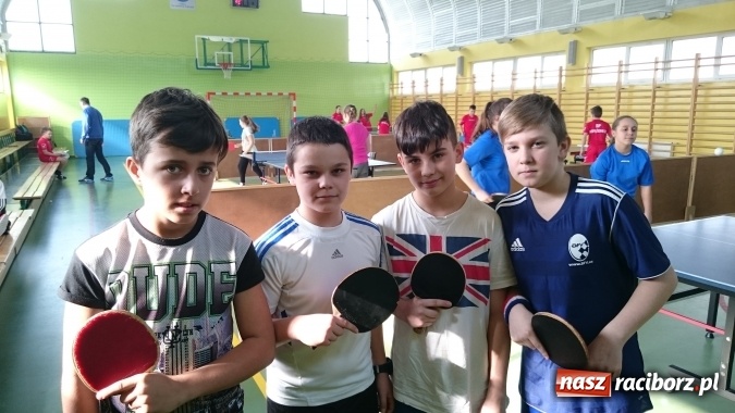 Zdjęcie w galerii na portalu naszraciborz.pl: W Pawłowie odbył się półfinał wojewódzki szkół podstawowych w tenisie wiadomości z regionu