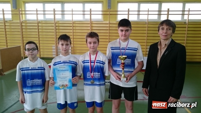 Zdjęcie w galerii na portalu naszraciborz.pl: W Pawłowie odbył się półfinał wojewódzki szkół podstawowych w tenisie wiadomości z regionu