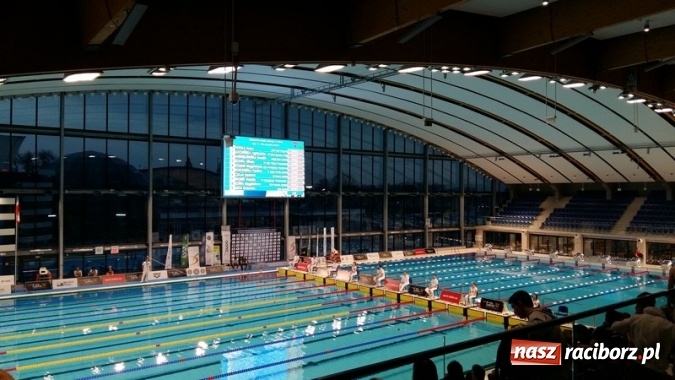 Zdjęcie w galerii na portalu naszraciborz.pl: Pływanie: Dawid Dziedzic i Dorian Bachlaj z medalami wiadomości z regionu