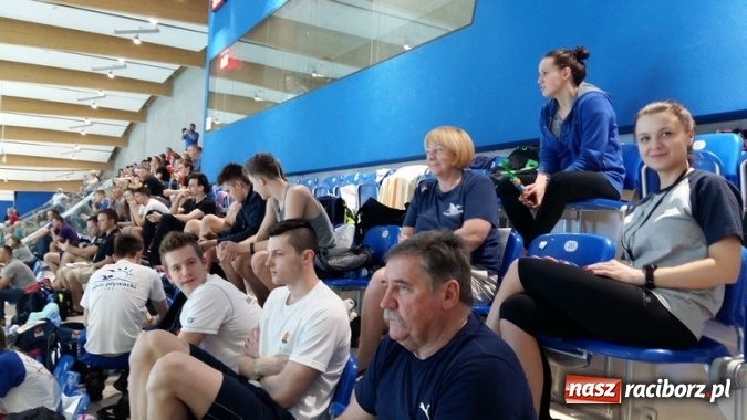 Zdjęcie w galerii na portalu naszraciborz.pl: Pływanie: Dawid Dziedzic i Dorian Bachlaj z medalami wiadomości z regionu