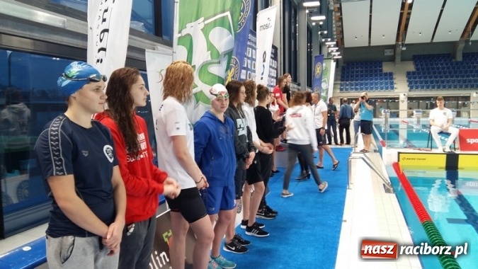 Zdjęcie w galerii na portalu naszraciborz.pl: Pływanie: Dawid Dziedzic i Dorian Bachlaj z medalami wiadomości z regionu