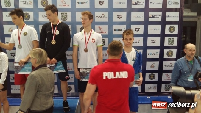Zdjęcie w galerii na portalu naszraciborz.pl: Pływanie: Dawid Dziedzic i Dorian Bachlaj z medalami wiadomości z regionu