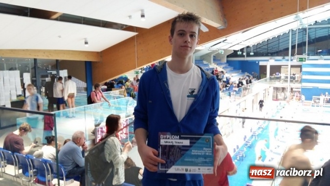Zdjęcie w galerii na portalu naszraciborz.pl: Pływanie: Dawid Dziedzic i Dorian Bachlaj z medalami wiadomości z regionu