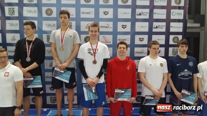 Zdjęcie w galerii na portalu naszraciborz.pl: Pływanie: Dawid Dziedzic i Dorian Bachlaj z medalami wiadomości z regionu