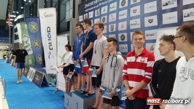 Zdjęcie w galerii na portalu naszraciborz.pl: Pływanie: Dawid Dziedzic i Dorian Bachlaj z medalami wiadomości z regionu