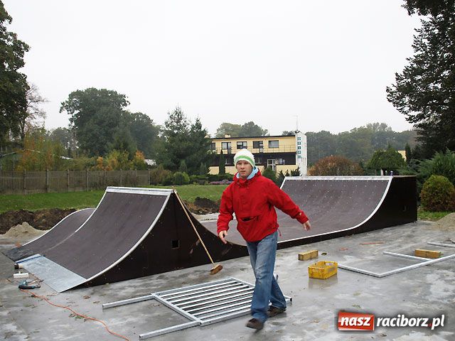 Zdjęcie w galerii na portalu naszraciborz.pl: SKATEPARK prawie gotowy wiadomości z regionu