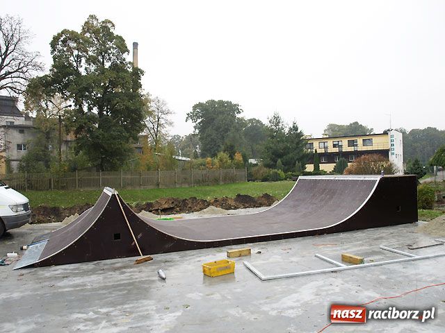 Zdjęcie w galerii na portalu naszraciborz.pl: SKATEPARK prawie gotowy wiadomości z regionu