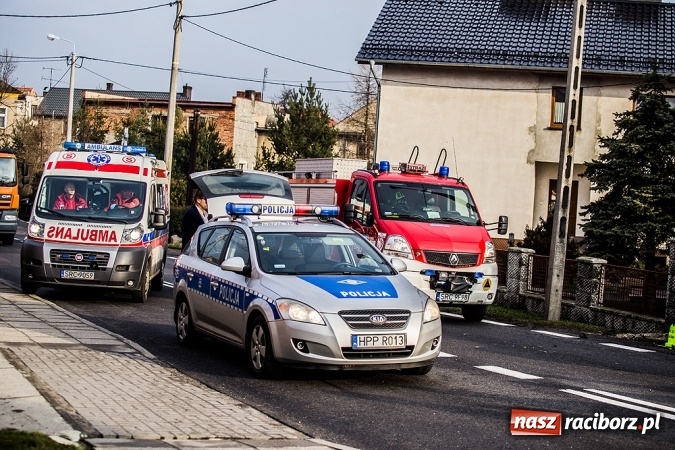 Zdjęcie w galerii na portalu naszraciborz.pl: Volkswagen wylądował w płocie w Raciborzu-Sudole wiadomości z regionu