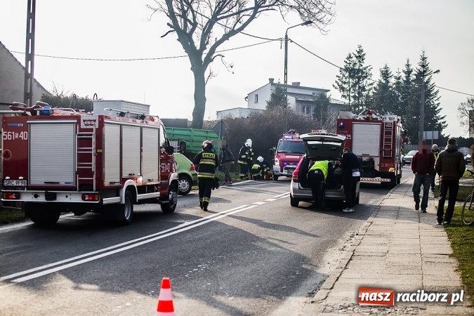 Zdjęcie w galerii na portalu naszraciborz.pl: Volkswagen wylądował w płocie w Raciborzu-Sudole wiadomości z regionu