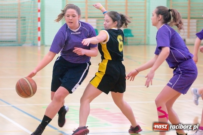 Zdjęcie w galerii na portalu naszraciborz.pl: Koszykarki CKZiU nr 1 lepsze od Czerwionki-Leszczyn wiadomości z regionu