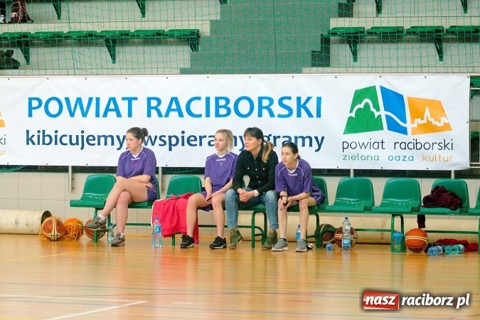 Zdjęcie w galerii na portalu naszraciborz.pl: Koszykarki CKZiU nr 1 lepsze od Czerwionki-Leszczyn wiadomości z regionu