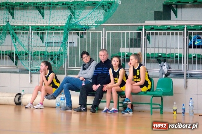 Zdjęcie w galerii na portalu naszraciborz.pl: Koszykarki CKZiU nr 1 lepsze od Czerwionki-Leszczyn wiadomości z regionu
