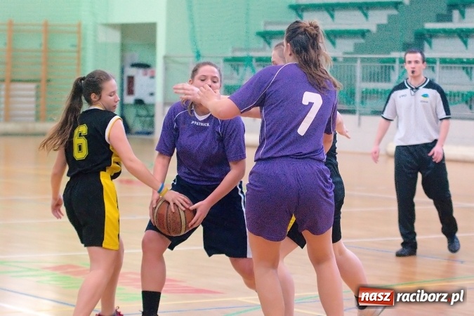 Zdjęcie w galerii na portalu naszraciborz.pl: Koszykarki CKZiU nr 1 lepsze od Czerwionki-Leszczyn wiadomości z regionu